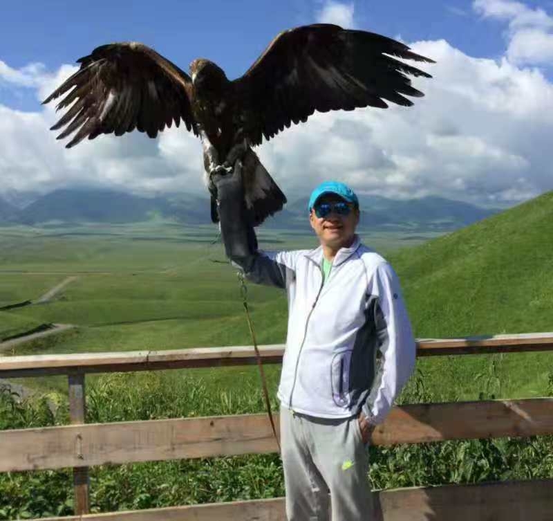 怀抱清风的第一张照片--西安相亲服务中心