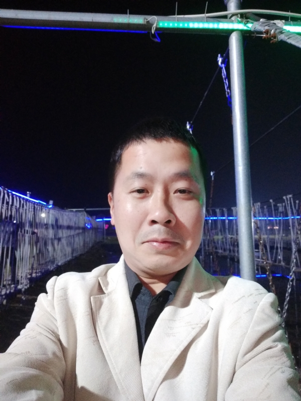 阿峰的第一张照片--西安相亲服务中心