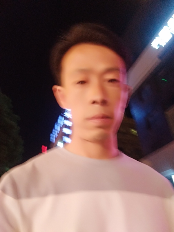 找个人来爱的第一张照片--西安相亲服务中心