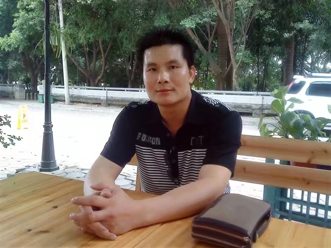 贴身爱人的第一张照片--西安相亲服务中心