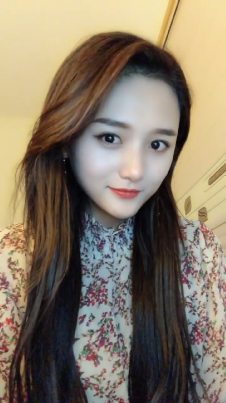 淡然一笑的第一张照片--西安相亲服务中心