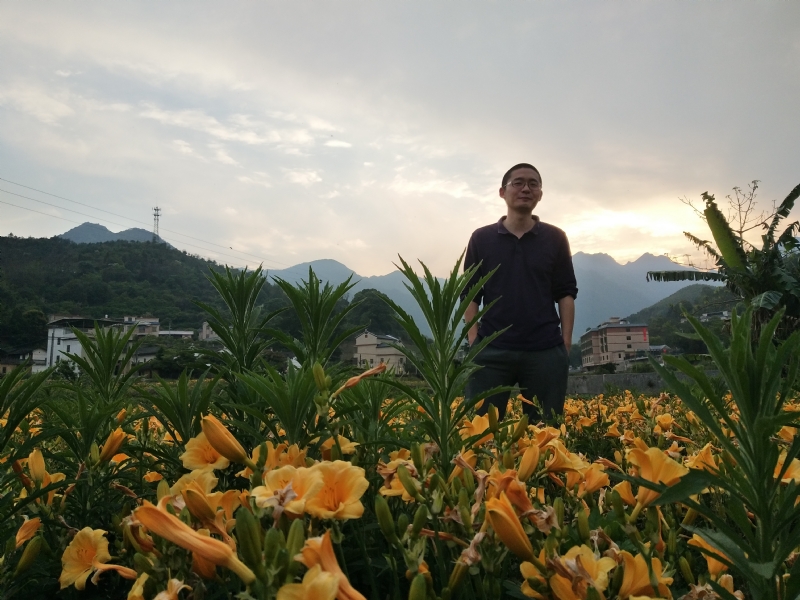 黄晓东的第一张照片--西安相亲服务中心