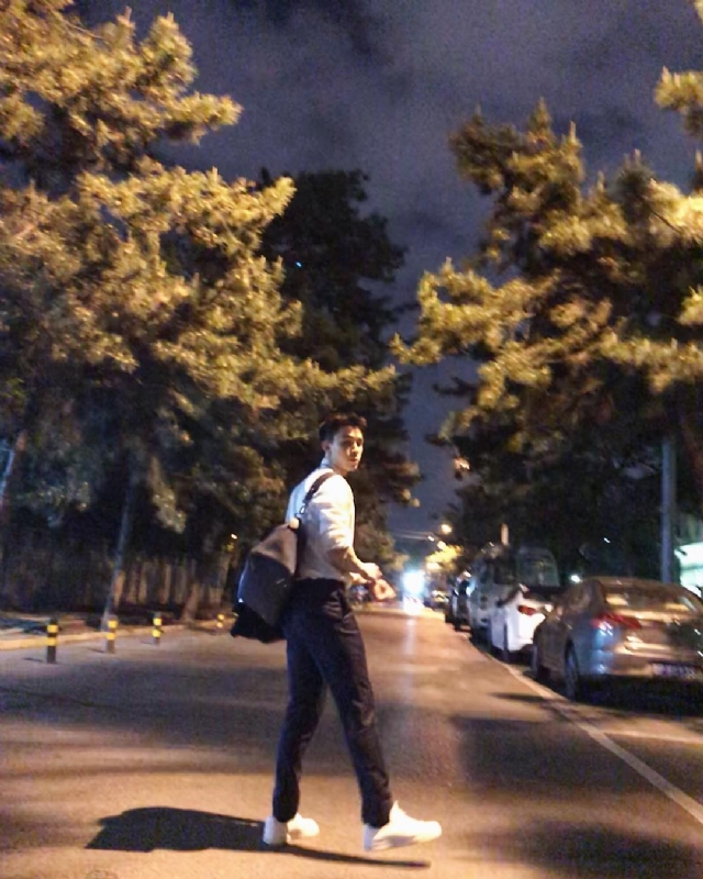 深海的第二张照片--西安相亲服务中心