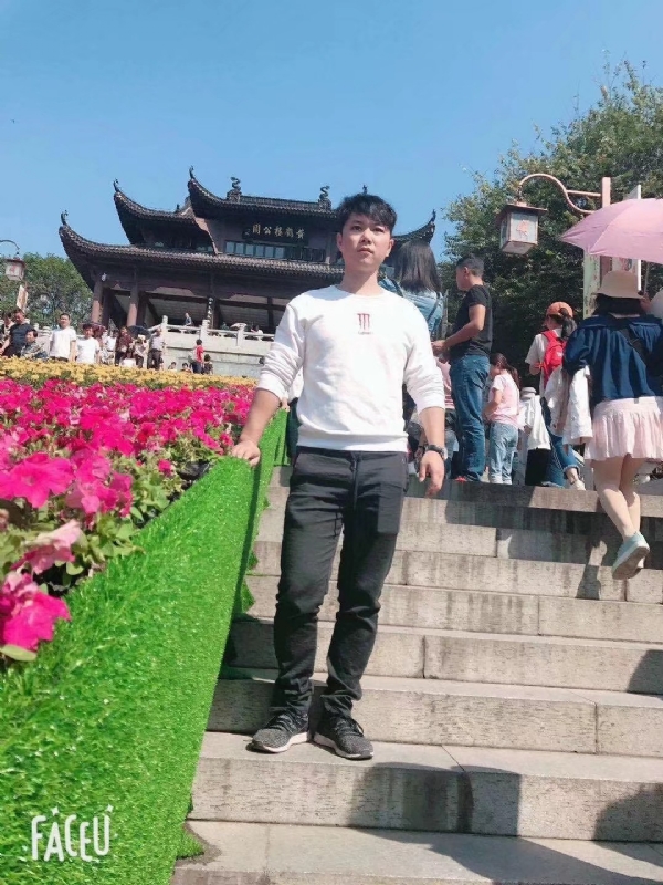 坦然的第二张照片--西安相亲服务中心