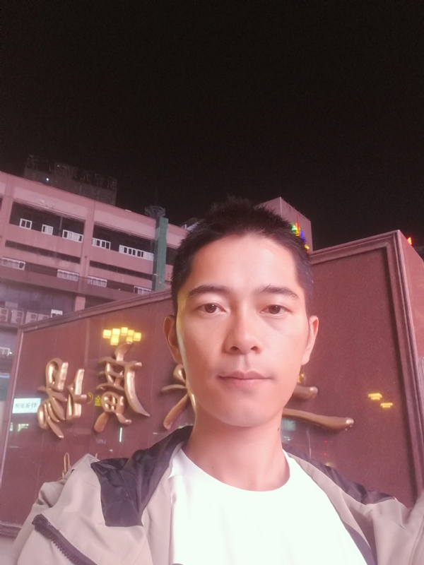 重庆小林的第一张照片--西安相亲服务中心