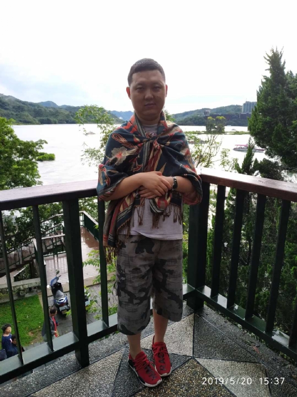 爱情里的俩个人的第一张照片--西安相亲服务中心