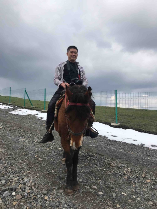 一个人的第一张照片--西安相亲服务中心