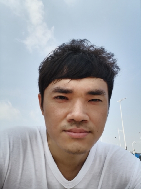 老实人的第一张照片--西安相亲服务中心