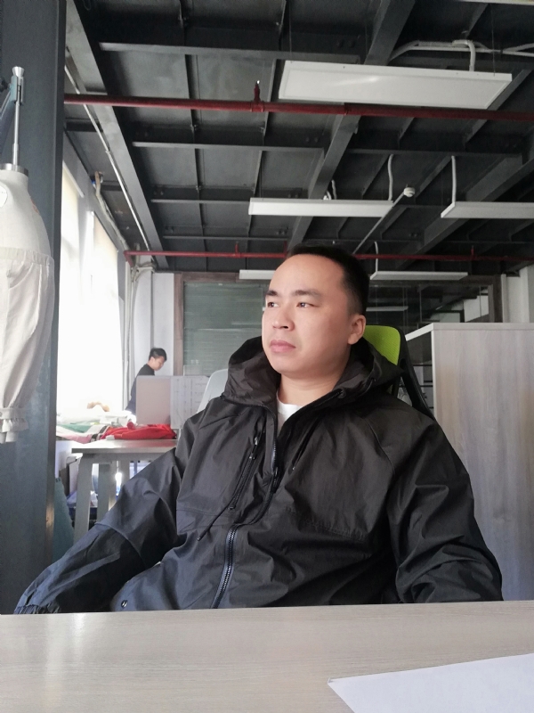 左眼皮跳跳的第一张照片--西安相亲服务中心