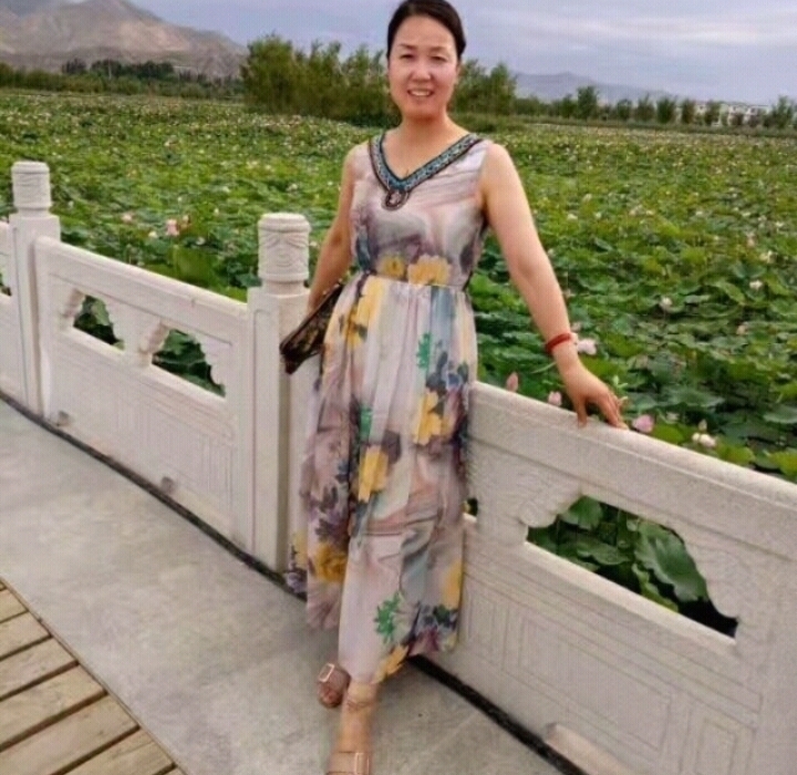 红叶的第一张照片--西安相亲服务中心