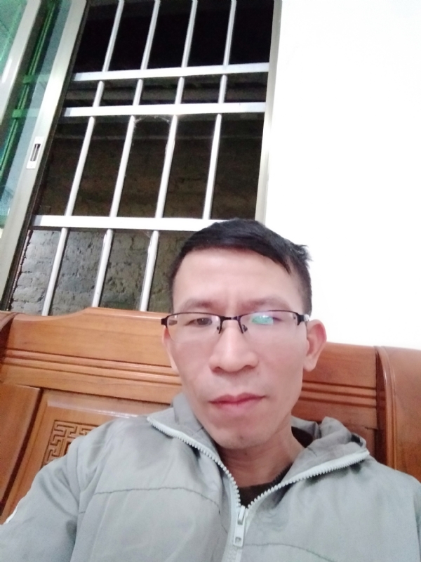 奋斗的第一张照片--西安相亲服务中心