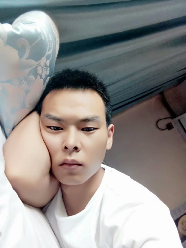 琪子心的第一张照片--西安相亲服务中心