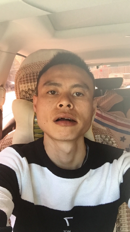 小何的第一张照片--西安相亲服务中心