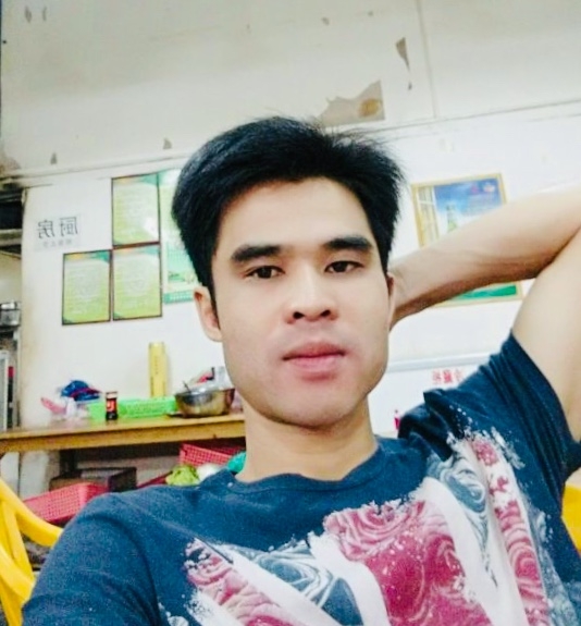 Huang的第一张照片--西安相亲服务中心