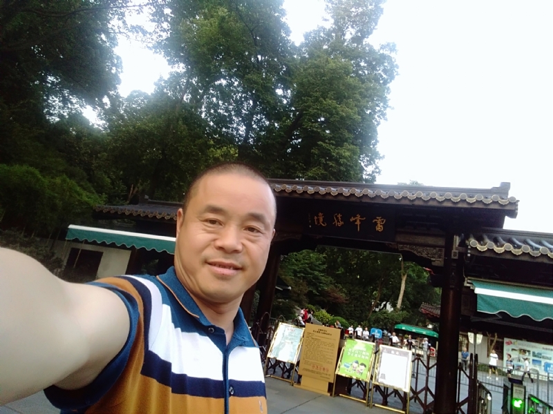 夏雨晨紫的第一张照片--西安相亲服务中心