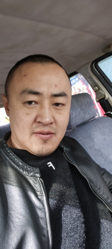 精神九哥的第一张照片--西安相亲服务中心