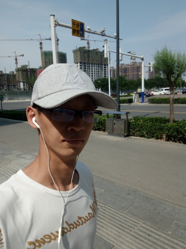 挥一挥手什么都没有的第一张照片--西安相亲服务中心