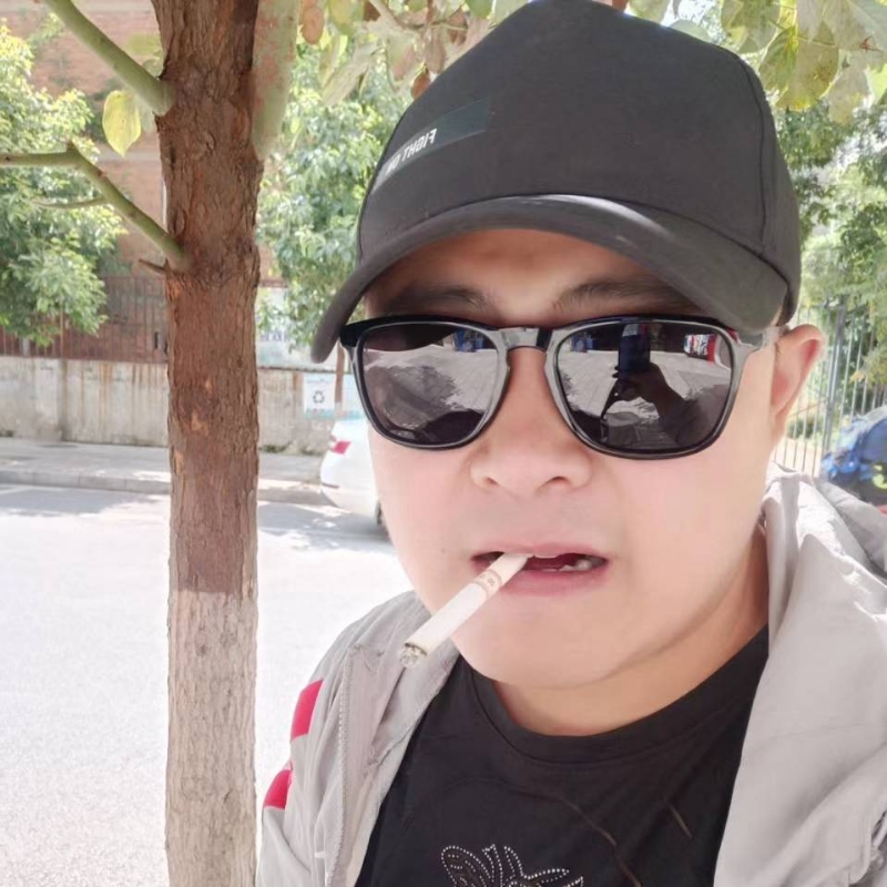 瞄小七的第一张照片--西安相亲服务中心