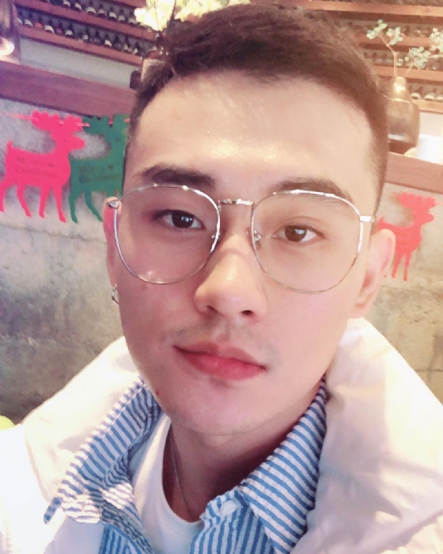 胡强很孤单的第一张照片--西安相亲服务中心