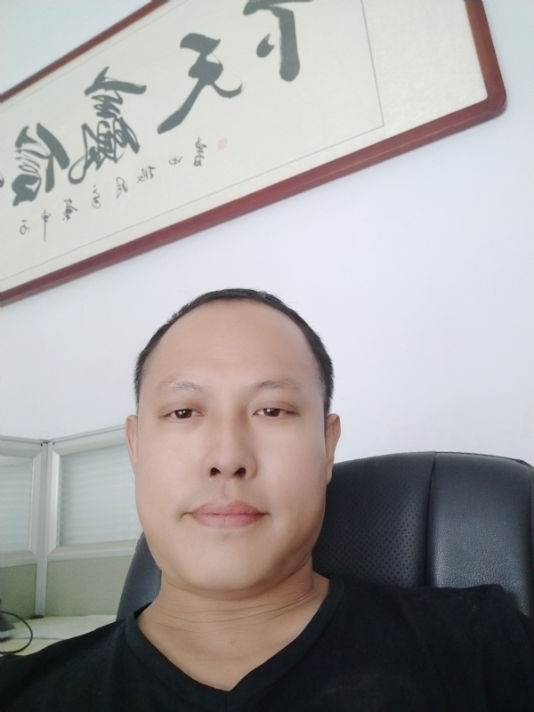 山丘的第一张照片--西安相亲服务中心