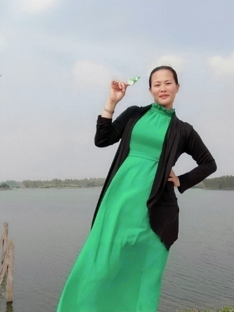 李梅的第二张照片--西安相亲服务中心