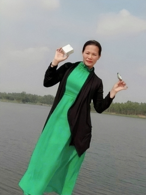 李梅的第三张照片--西安相亲服务中心