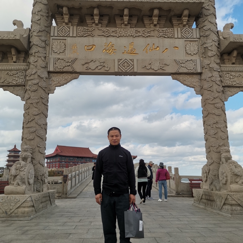 向日葵的微笑的第一张照片--西安相亲服务中心