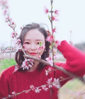 小桌子的第二张照片--西安相亲服务中心