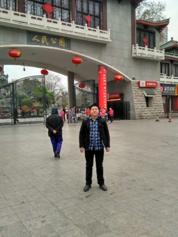 在奋斗的第一张照片--西安相亲服务中心