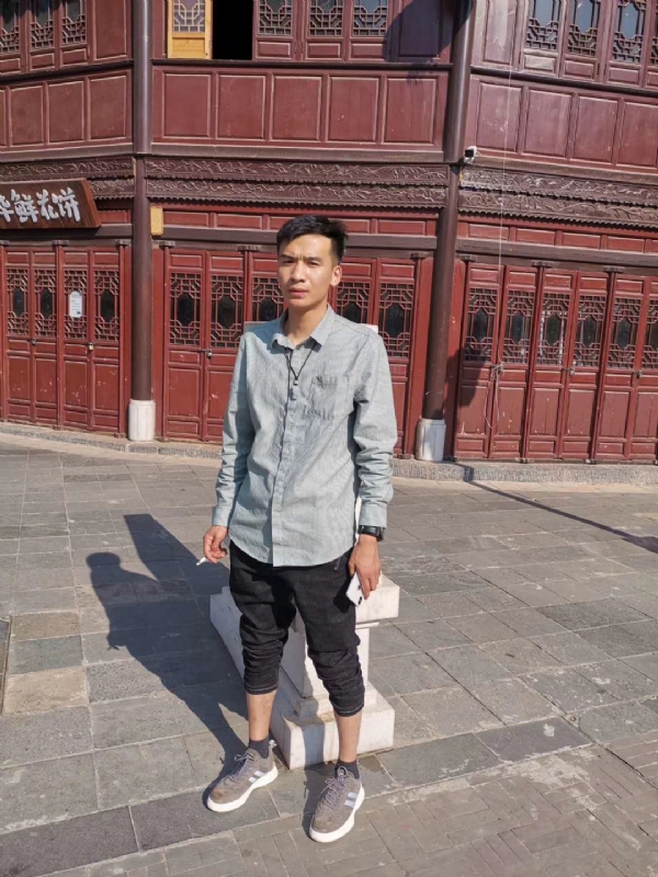 刘方的第一张照片--西安相亲服务中心