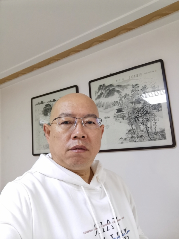 光头博士的第一张照片--西安相亲服务中心