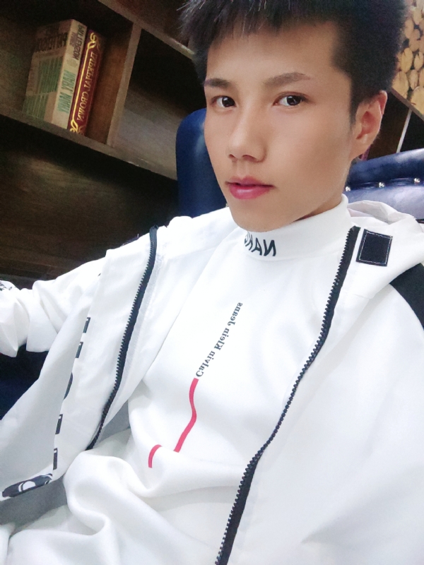 梁辞的第二张照片--西安相亲服务中心