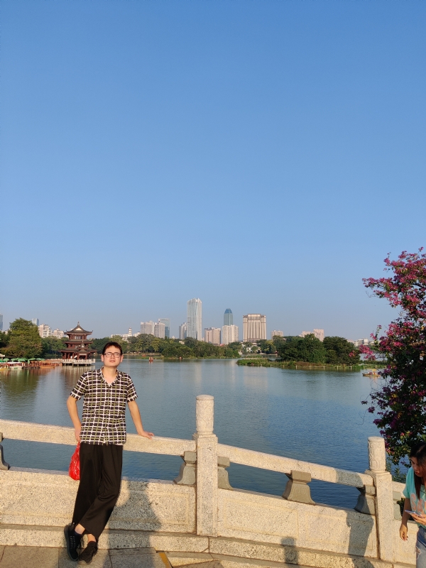 萍水相逢晏的第一张照片--西安相亲服务中心