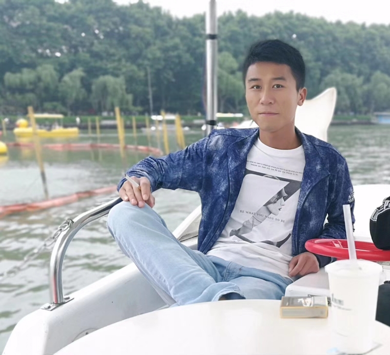 小熊微品的第一张照片--西安相亲服务中心