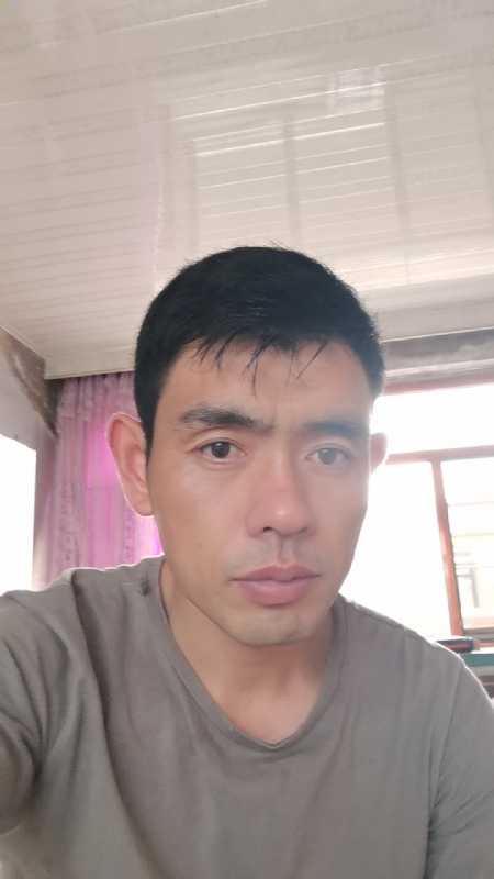 小草莓1981的第一张照片--西安相亲服务中心