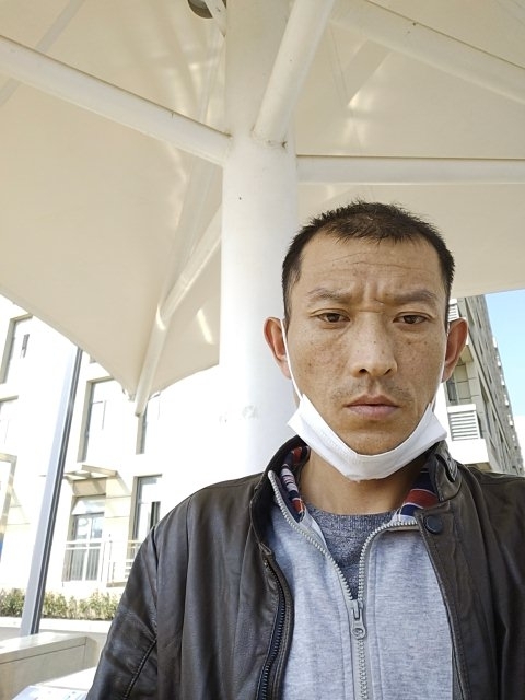 孤狼的第一张照片--西安相亲服务中心