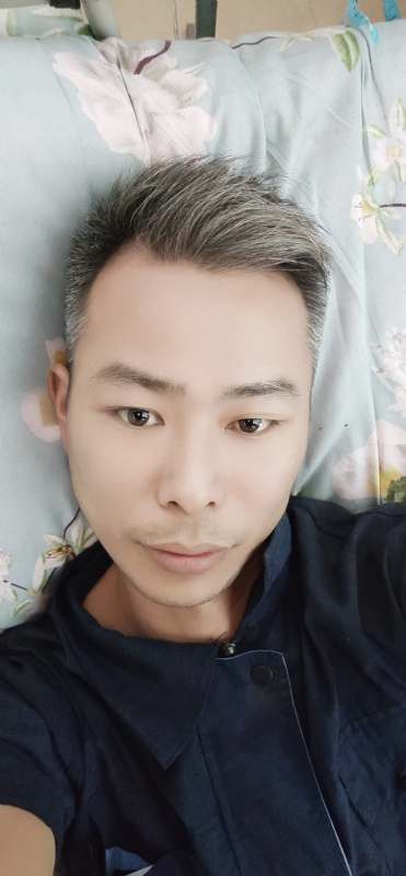 火山口的第一张照片--西安相亲服务中心