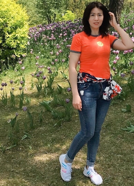 华的第二张照片--西安相亲服务中心