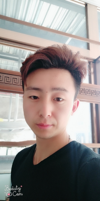 拼命微笑的第二张照片--西安相亲服务中心