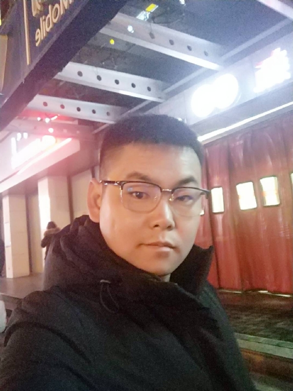 杜跃龙的第二张照片--西安相亲服务中心