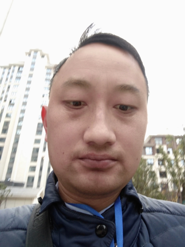 老男人的第一张照片--西安相亲服务中心