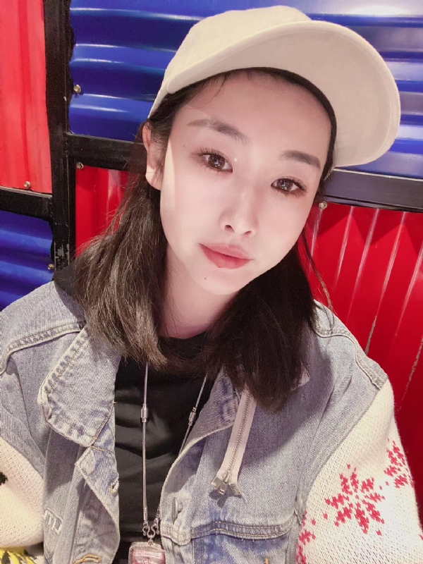 玲珑的第一张照片--西安相亲服务中心