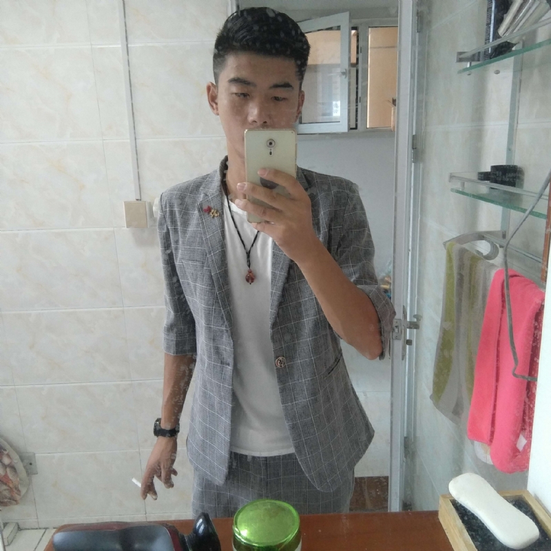 会淹死的鱼的第一张照片--西安相亲服务中心