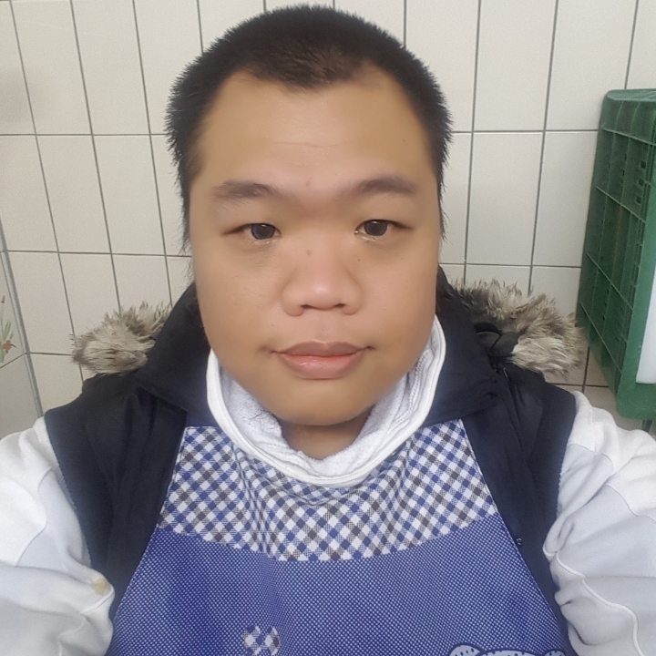 黑熊的第一张照片--西安相亲服务中心