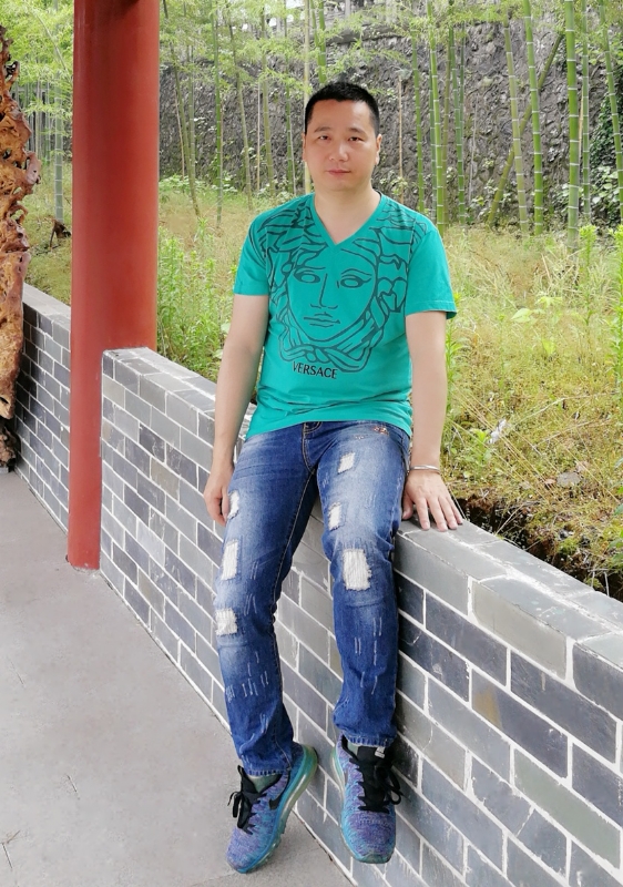 缘分不易的第一张照片--西安相亲服务中心