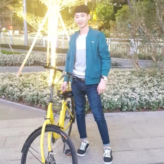 李伟的第一张照片--西安相亲服务中心