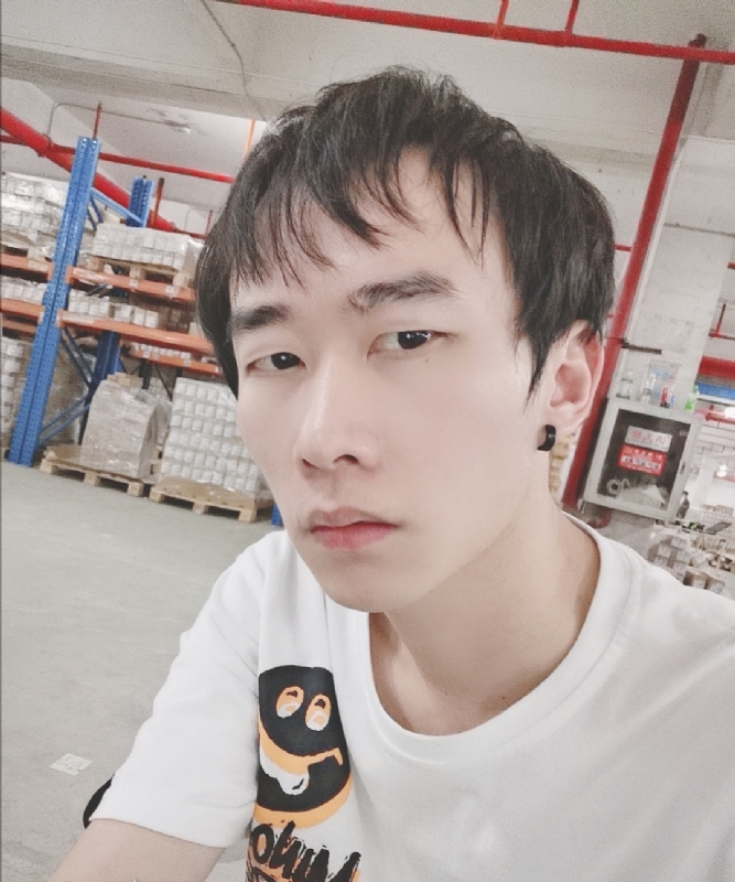 巷子里的猫的第一张照片--西安相亲服务中心