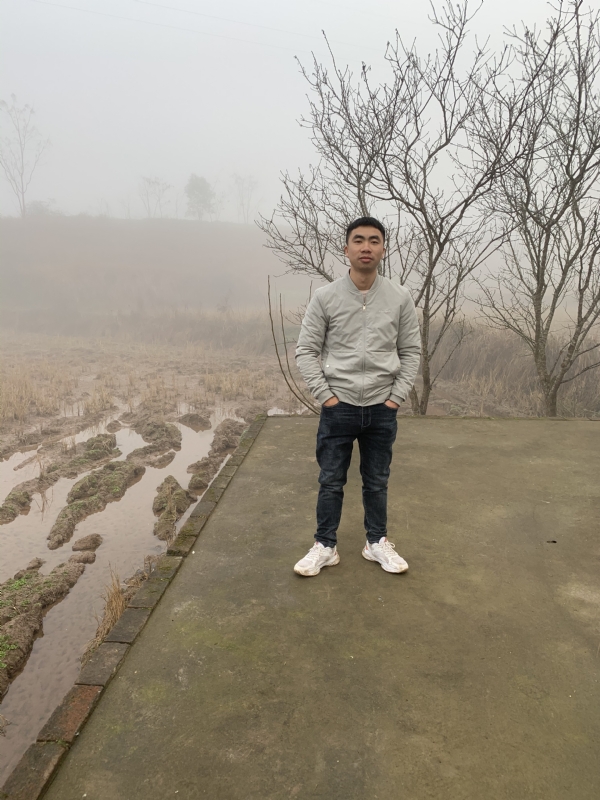 迷路的小猪的第一张照片--西安相亲服务中心