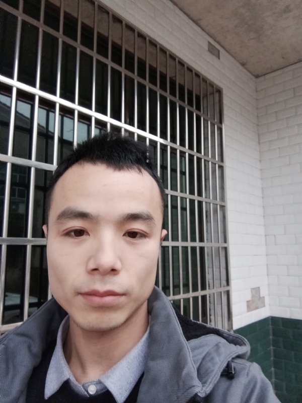 笑得那么开心的第三张照片--西安相亲服务中心