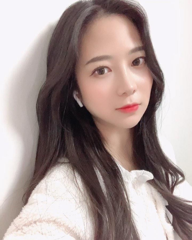 夢怡..的第一张照片--西安相亲服务中心